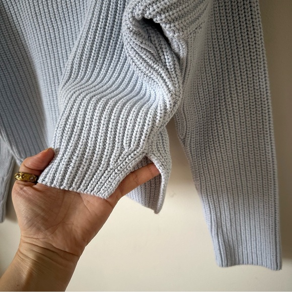 Abercrombie & Fitch Avery Turtleneck Crop Sweater in Blue Size Small - Picture 3 of 6